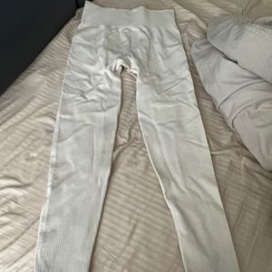 Cream ribbed leggings